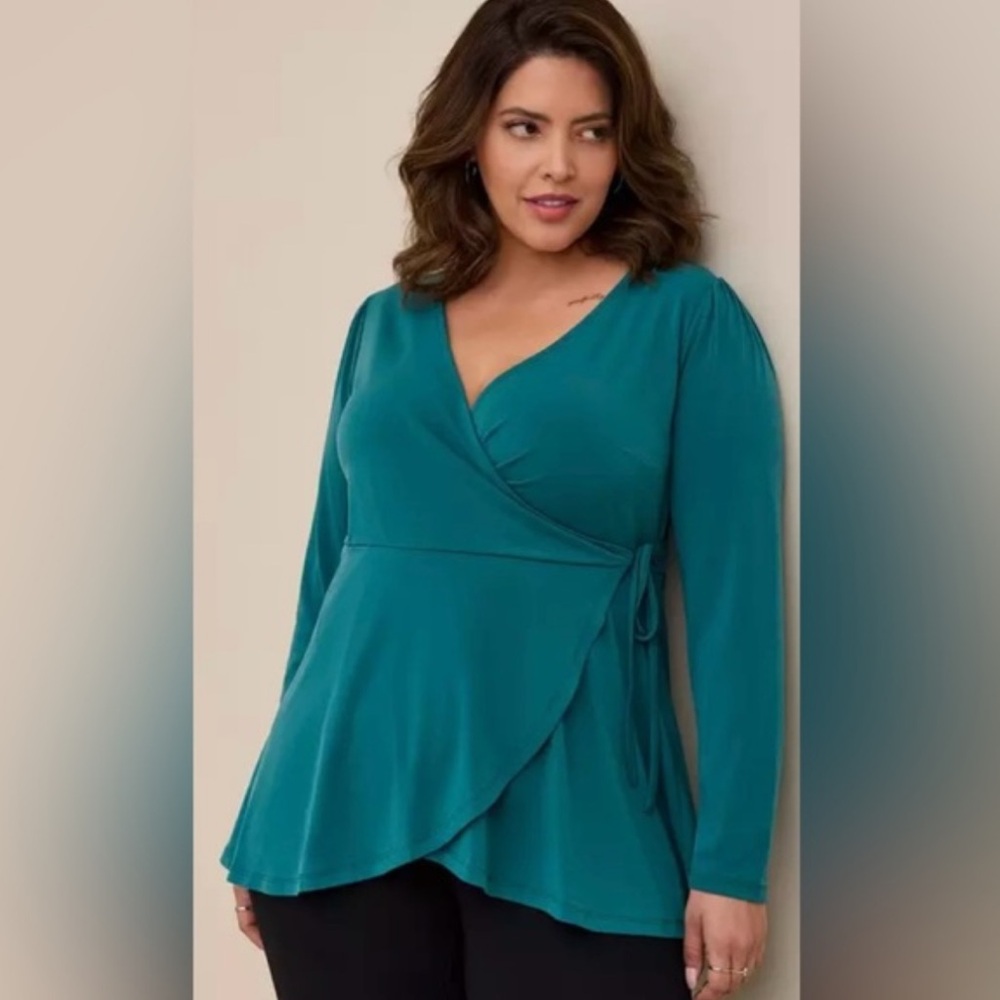 Torrid Women’s Green Stretch Wrap Top Sz 3X Long Sleeve